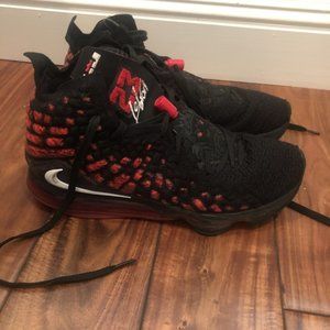 Men's Nike Shoes Size 11